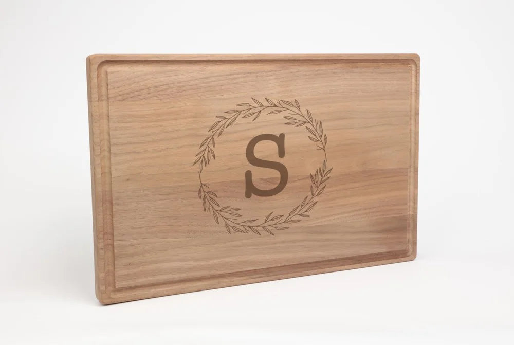 Solid Wood Cutting Board With Juice Groove (11" x 17")